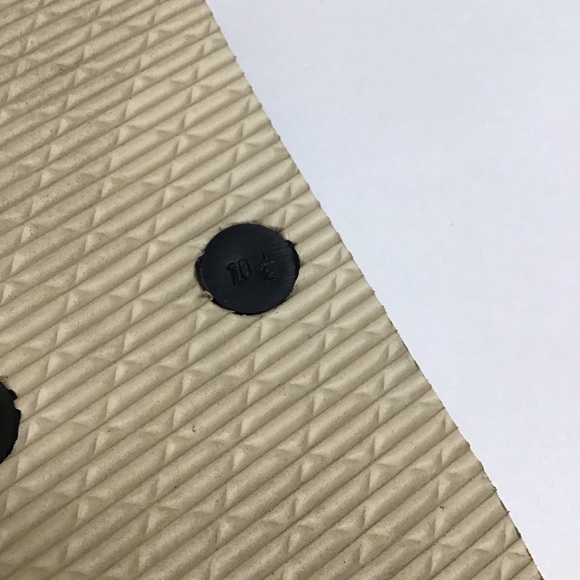 Disney Flip Flops Women’s SZ 10 1/2 Mickey and Minnie Mouse Sandals Red Bows Tan - Picture 9 of 9